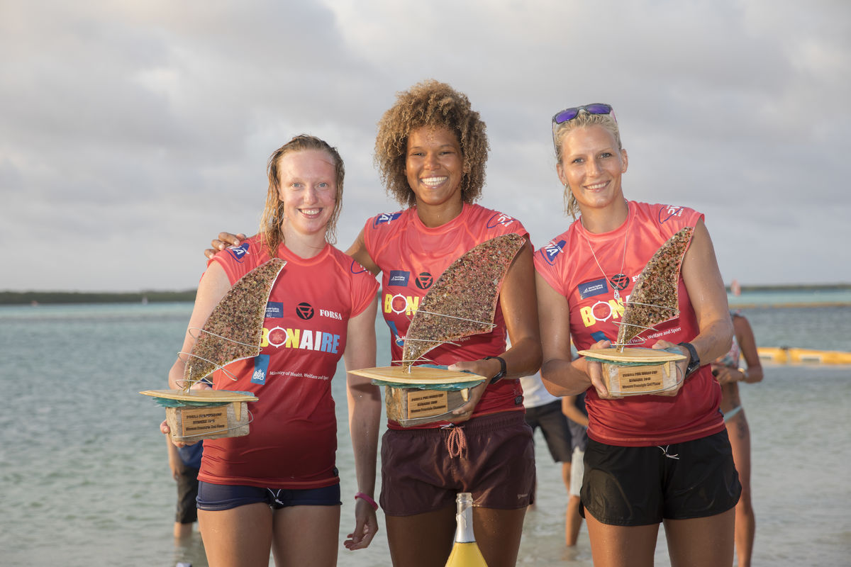 Women's podium - Maaike Huvermann, Sarah-Quita Offringa & Oda Johanne (left to right)